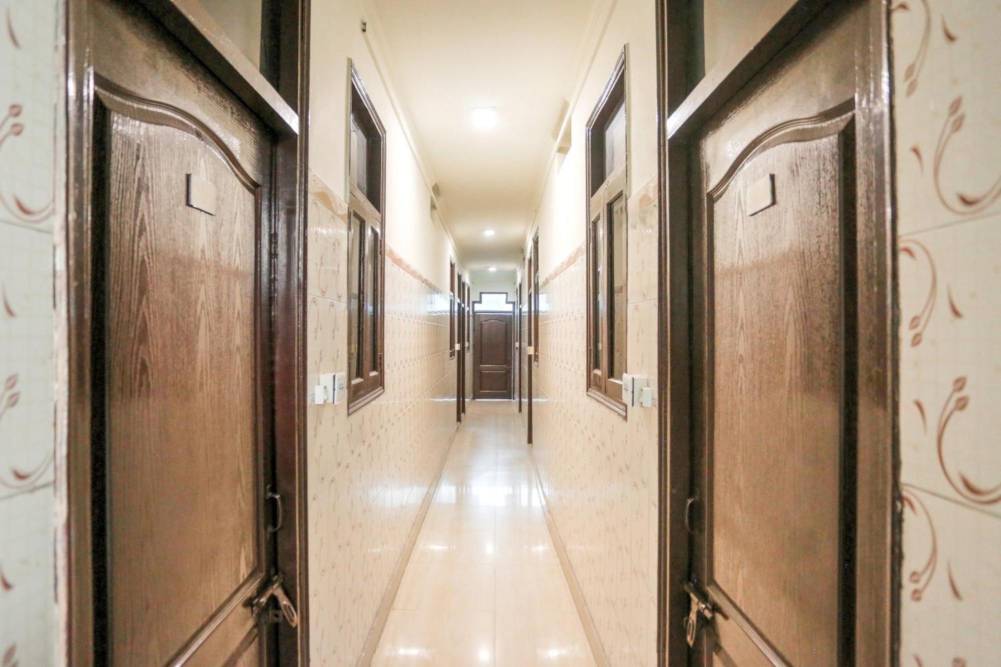 Hotel O Shri Sai Guest House Delhi Zewnętrze zdjęcie